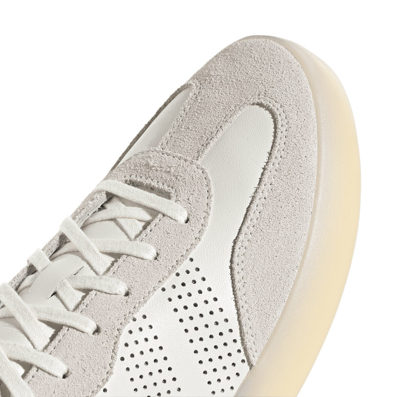 JI2328_9_FOOTWEAR_Photography_Detail View 2_transparent
