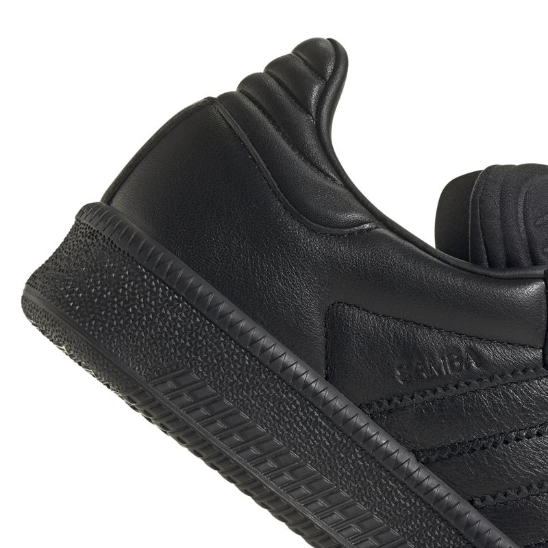 JI3195_9_FOOTWEAR_Photography_Detail View 2_white