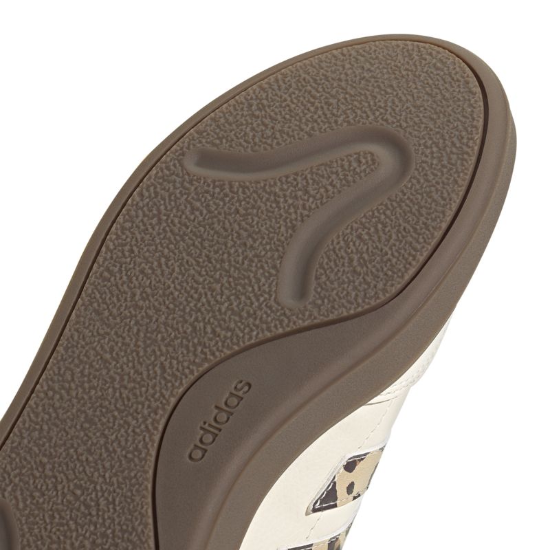 JI4755_9_FOOTWEAR_Photography_Detail View 2_white
