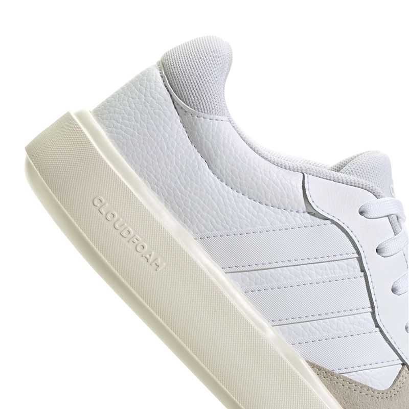 JR0027_8_FOOTWEAR_Photography_Detail View 1_white