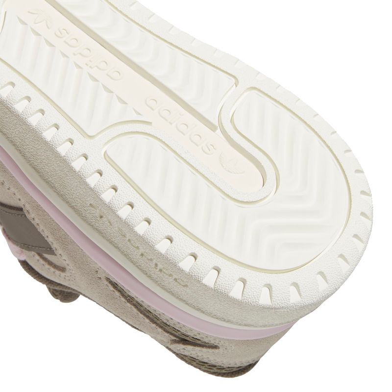 JS0788_9_FOOTWEAR_Photography_Detail View 2_white