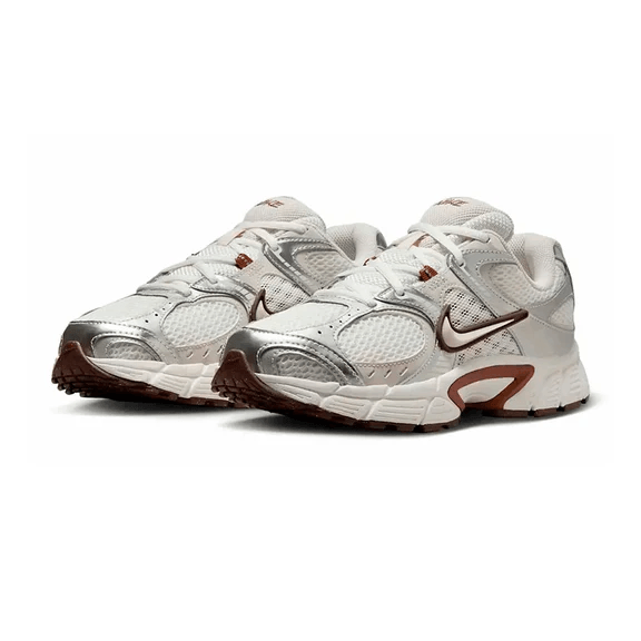 hq7901_102_nike_calzado_v5_rnr_p_dama_4