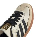 ID0478_8_FOOTWEAR_Photography_Detail View 1_white