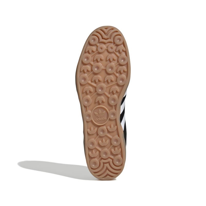 JI2060_4_FOOTWEAR_Photography_Bottom View_white