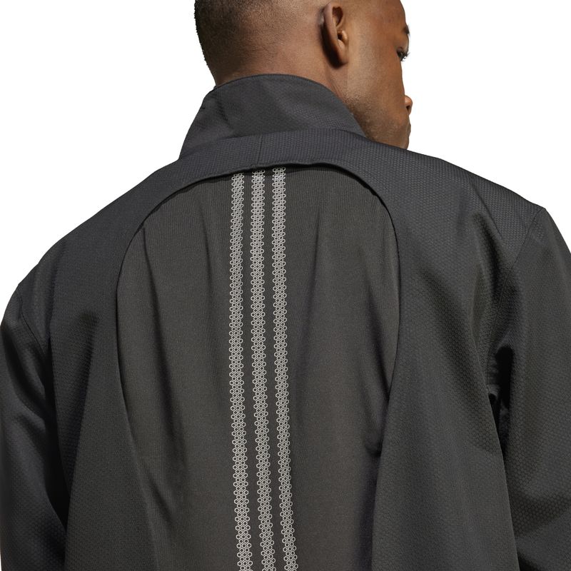JD0049_5_APPAREL_On Model_Detail View 1_white