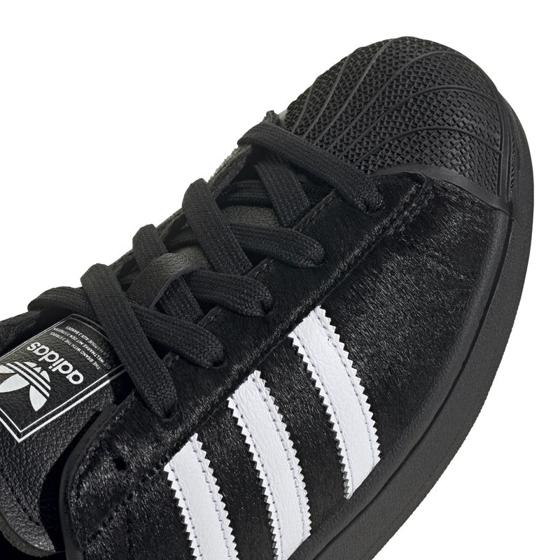 JH9475_8_FOOTWEAR_Photography_Detail View 1_white
