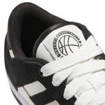 JP5255_8_FOOTWEAR_Photography_Detail View 1_white