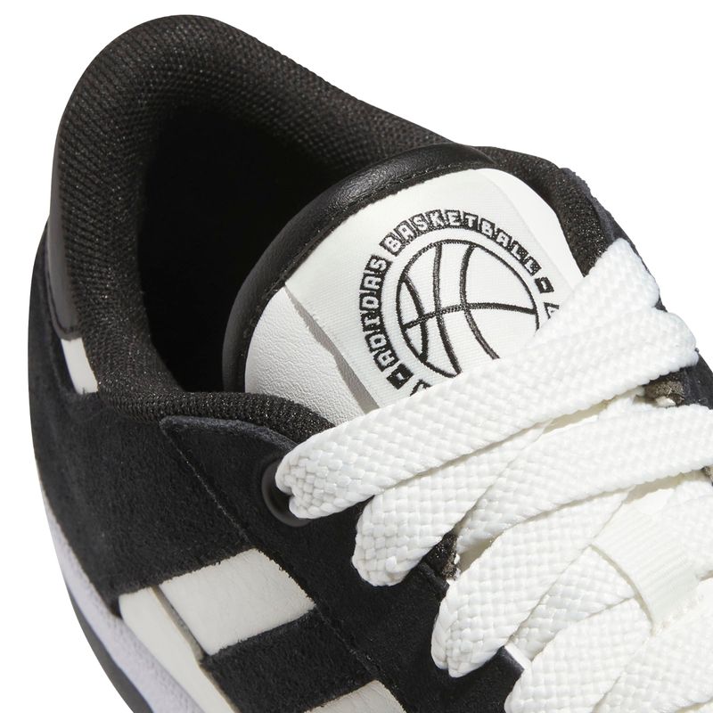 JP5255_8_FOOTWEAR_Photography_Detail View 1_white