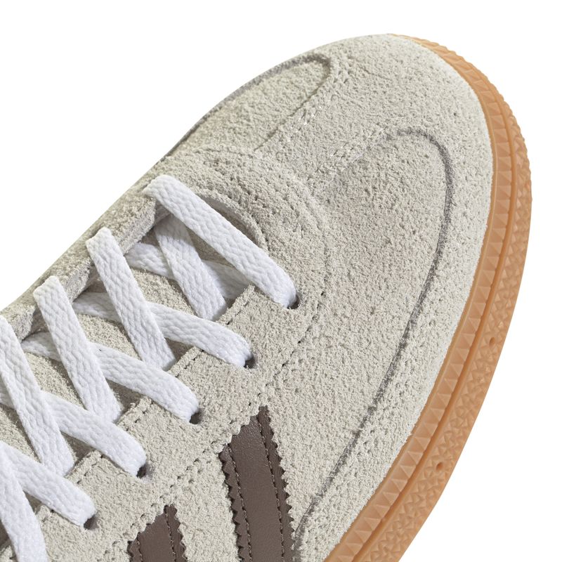 JQ8903_8_FOOTWEAR_Photography_Detail View 1_white