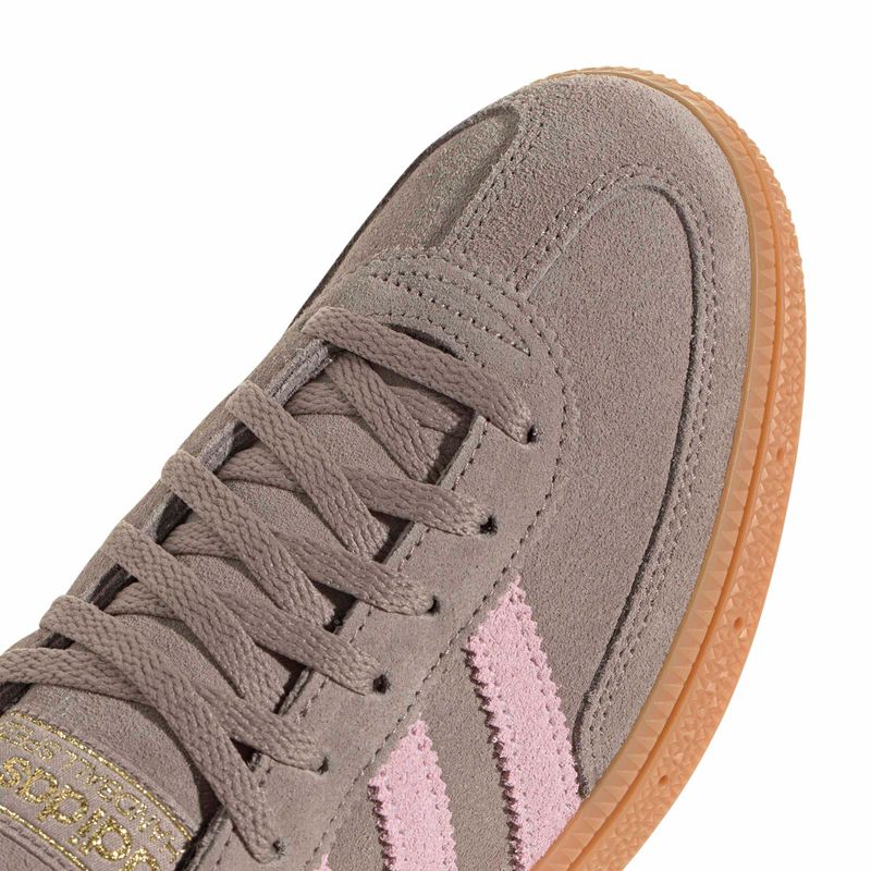 JR3082_9_FOOTWEAR_Photography_Detail View 2_white