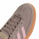 JR3082_9_FOOTWEAR_Photography_Detail View 2_white