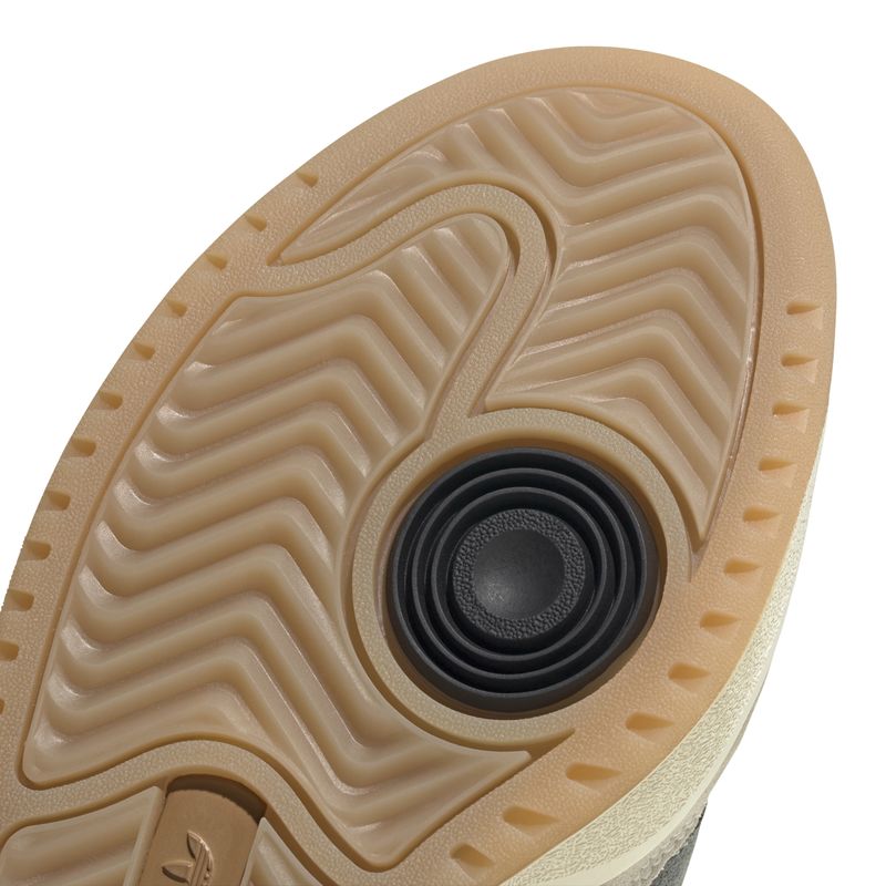 JS3158_8_FOOTWEAR_Photography_Detail View 1_white