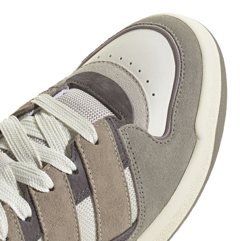 JS3159_8_FOOTWEAR_Photography_Detail View 1_white