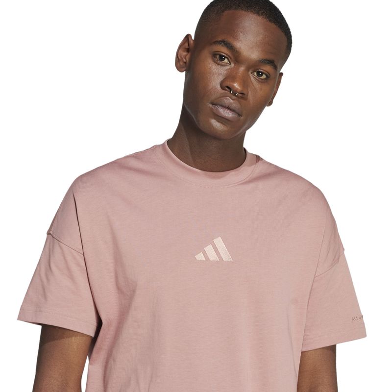JI6397_7_APPAREL_On Model_Detail View 2_white