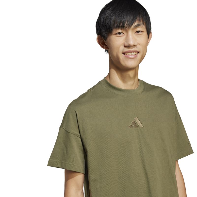 JI6398_7_APPAREL_On Model_Detail View 2_white