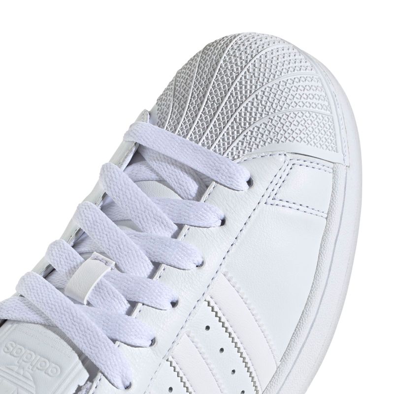 JI0080_9_FOOTWEAR_Photography_Detail View 2_white