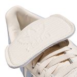 JP6807_8_FOOTWEAR_Photography_Detail View 1_white