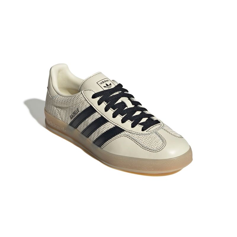 JQ7083_6_FOOTWEAR_Photography_Front Lateral Top View_white