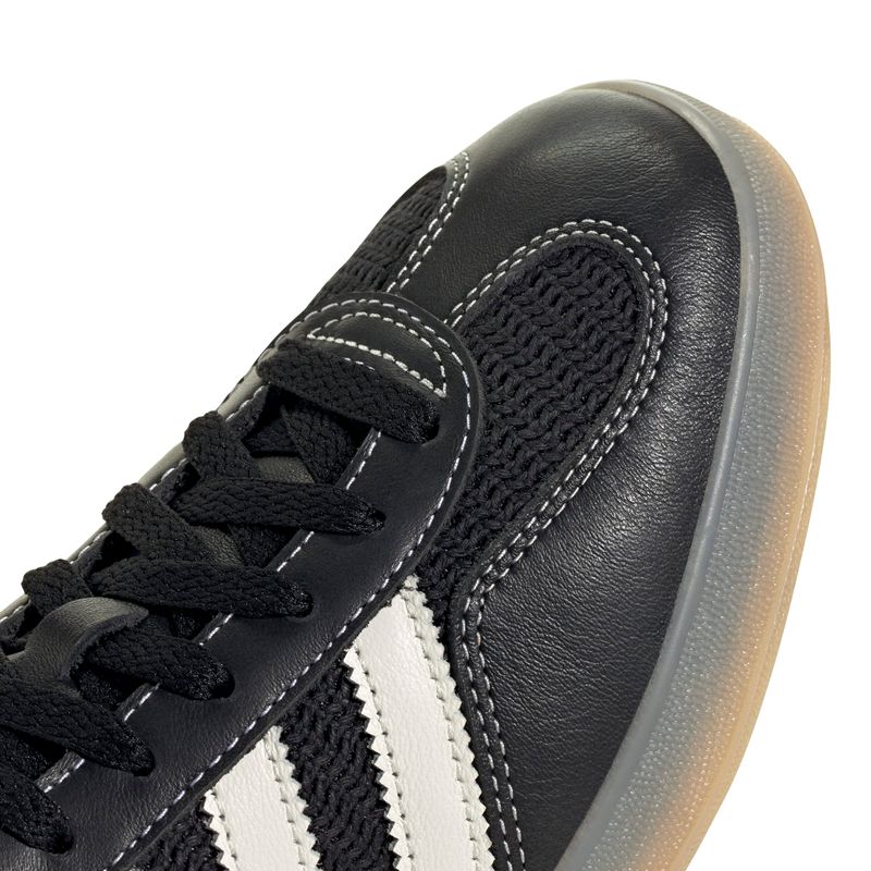 JQ7084_8_FOOTWEAR_Photography_Detail View 1_white