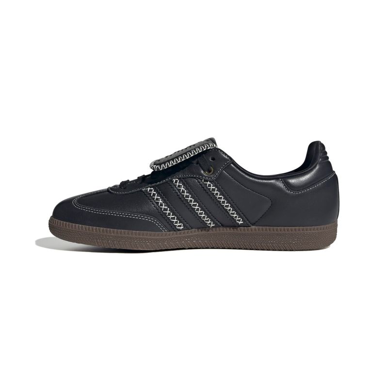 JQ7087_5_FOOTWEAR_Photography_Side Medial Center View_white