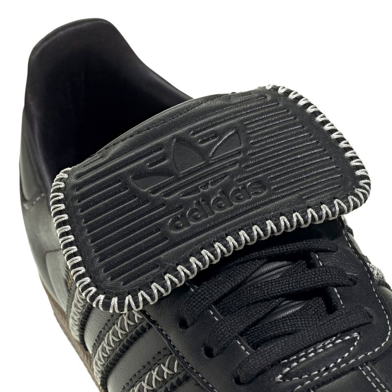 JQ7087_8_FOOTWEAR_Photography_Detail View 1_white