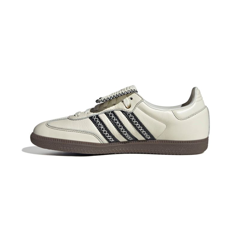 JQ7088_5_FOOTWEAR_Photography_Side Medial Center View_white