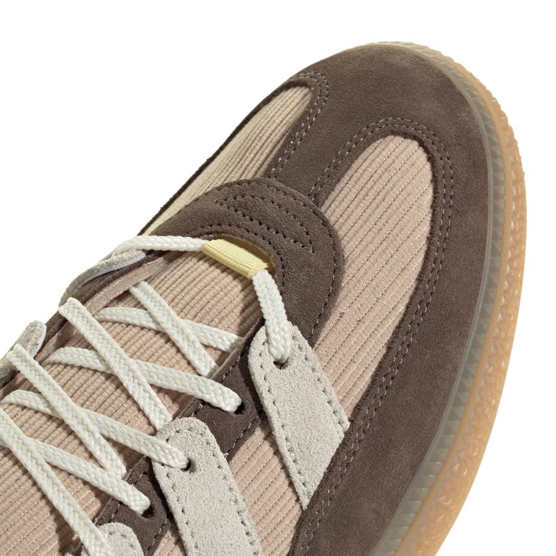 JQ7093_8_FOOTWEAR_Photography_Detail View 1_white