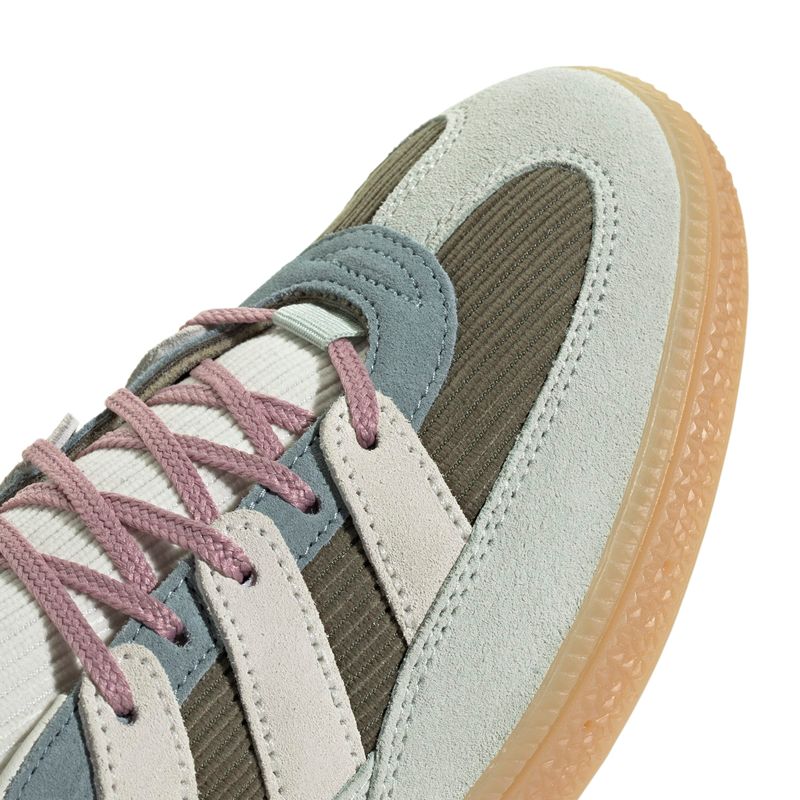 JQ7094_8_FOOTWEAR_Photography_Detail View 1_white