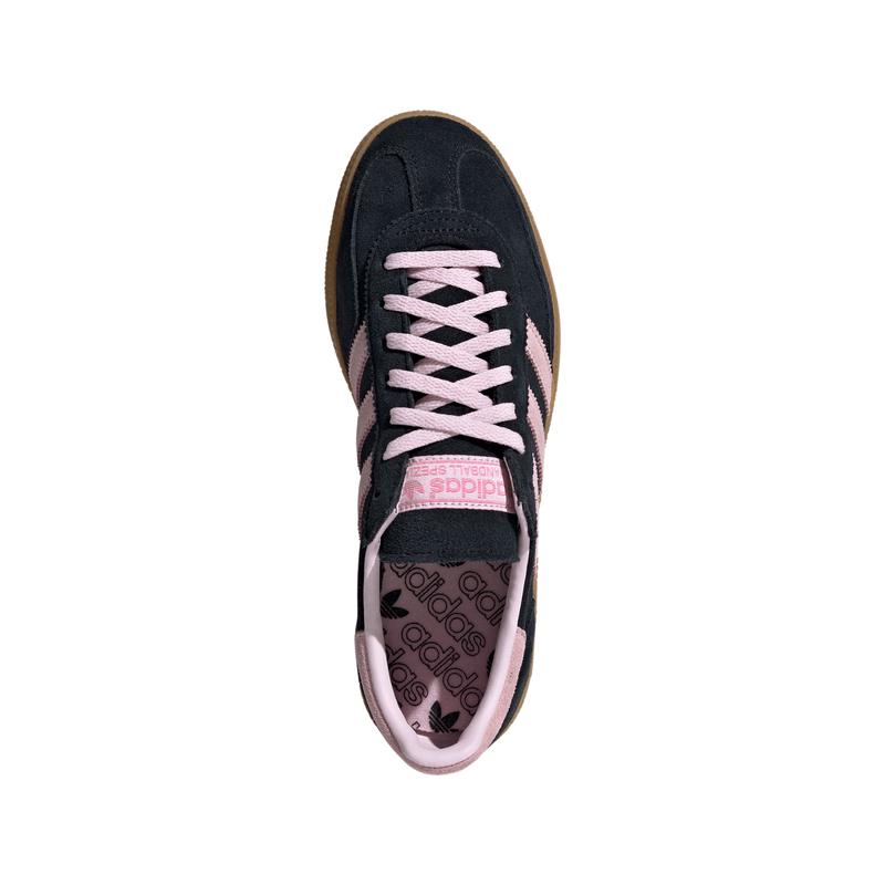 IE5897_3_FOOTWEAR_Photography_Top Portrait View_white