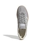 IF7086_3_FOOTWEAR_Photography_Top Portrait View_white