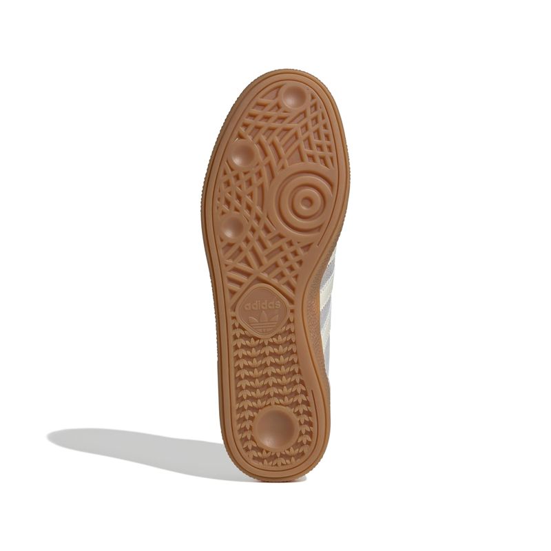 IF7086_4_FOOTWEAR_Photography_Bottom View_white