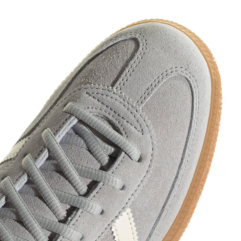 IF7086_8_FOOTWEAR_Photography_Detail View 1_white