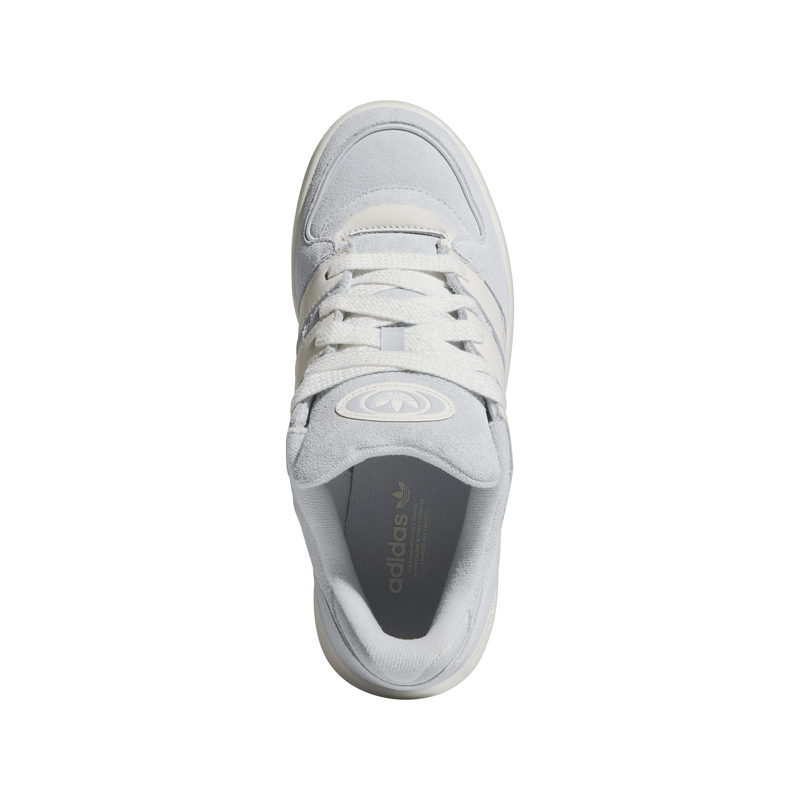 JR0510_3_FOOTWEAR_Photography_Top Portrait View_white