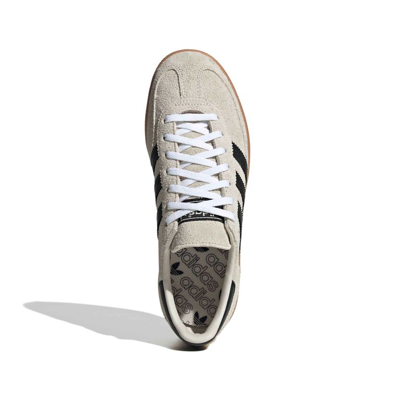 IF6562_3_FOOTWEAR_Photography_Top Portrait View_white